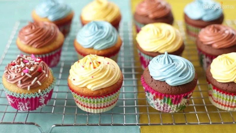 How to Make Bakery-Style Mocha Cupcakes: A Step-by-Step Guide