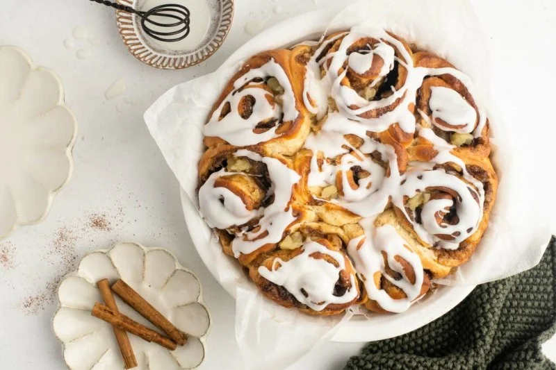 How to Make Homemade Apple Cinnamon Rolls: A Step-by-Step Guide
