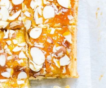 How to Make Bakery-Style Apricot and Almond Bars at Home