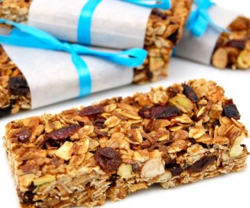 How to Make the Best Fruit and Nut Granola Bars