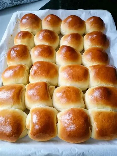 How to Make Soft and Fluffy Dinner Rolls for Special Occasions