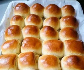 How to Make Soft and Fluffy Dinner Rolls for Special Occasions