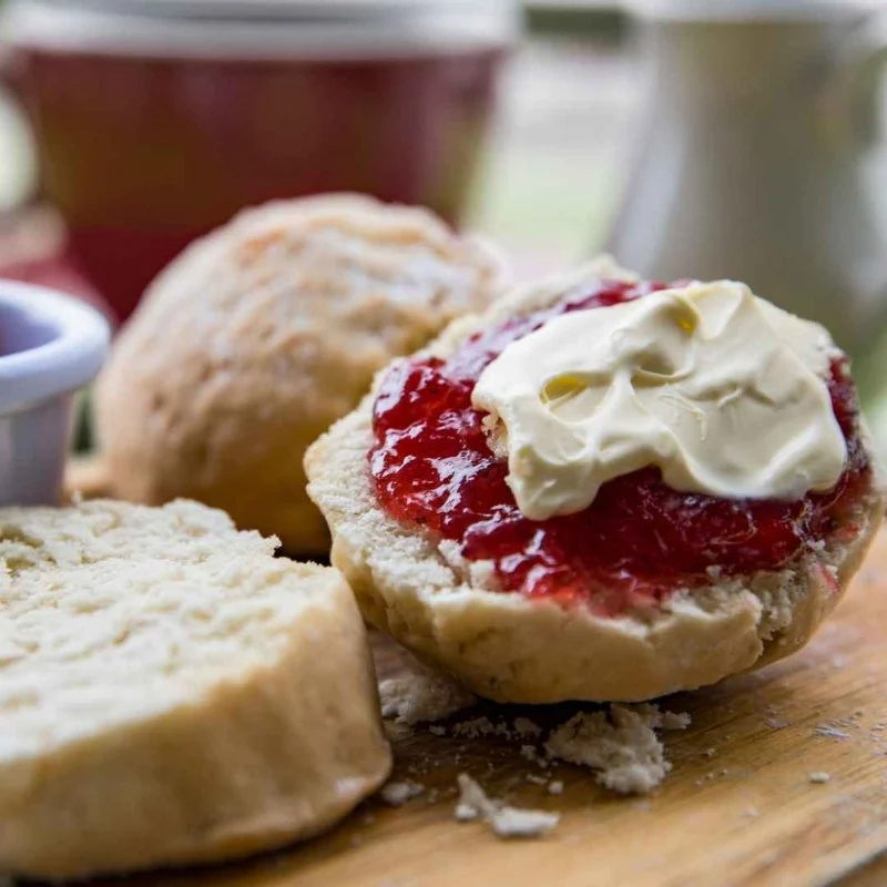 How to Make Delicious Scones with Fresh Cream and Jam: A Simple Guide