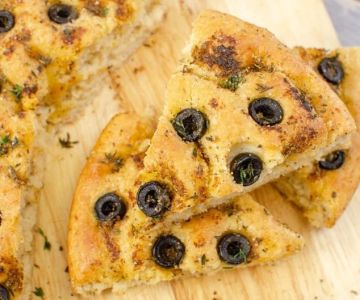 How to Bake the Best Homemade Focaccia Bread with Herbs: Step-by-Step Guide