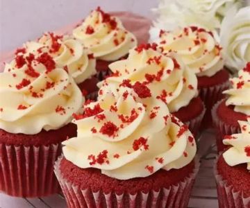 How to Make Moist and Fluffy Red Velvet Cupcakes: Expert Baking Tips