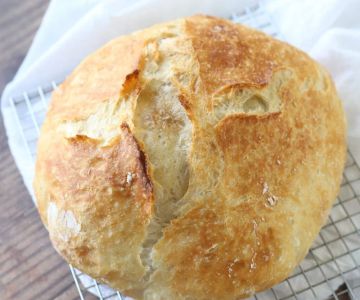 How to Make Fresh, Homemade Bread with Only 4 Ingredients – Easy Guide