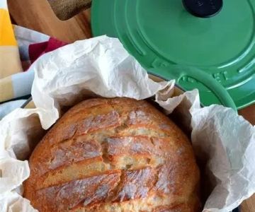 How to Bake the Best Crusty Artisan Bread in a Dutch Oven – A Step-by-Step Guide