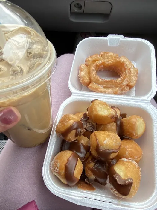 Dev's Donuts Picture 5