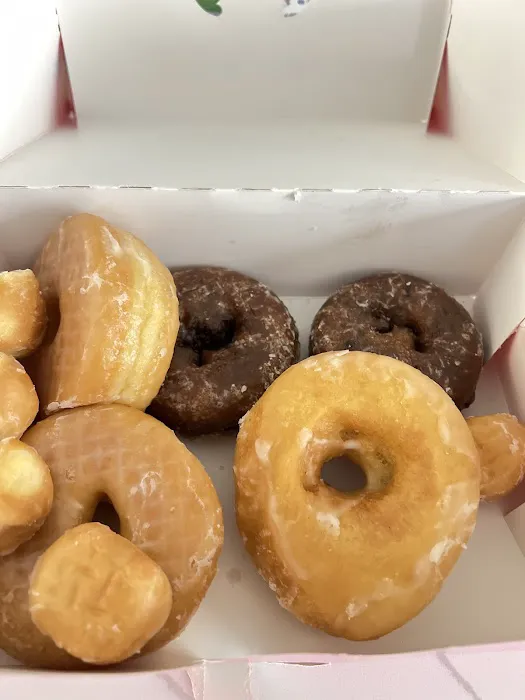 Dev's Donuts Picture 8