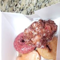 Douglas Donuts in Hiram ico