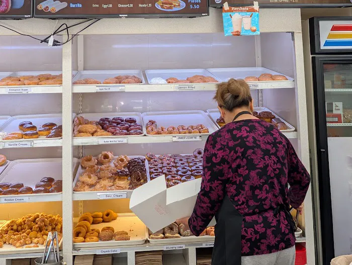 Ray's Donut Shop Picture 7