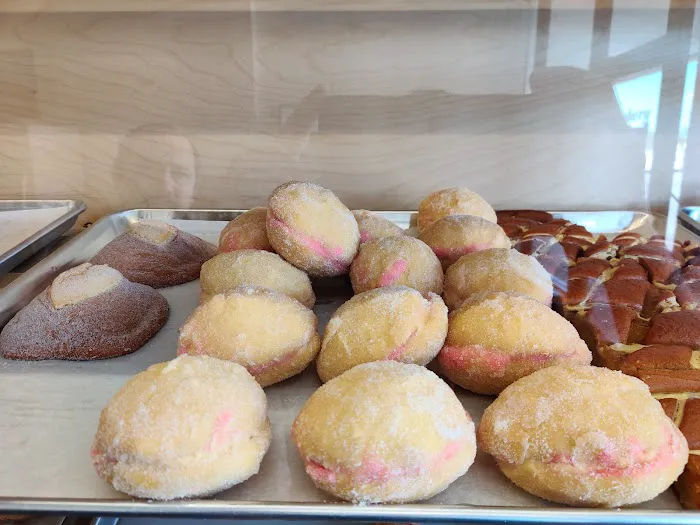 La Escondida Bakery Picture 9