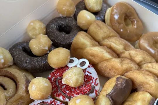 Marietta Donuts ( E Piedmont Rd)