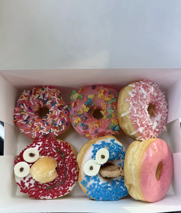 Marietta Donuts ( E Piedmont Rd) Picture 5