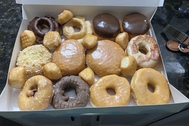 Dough In The Box DONUTS - Marietta