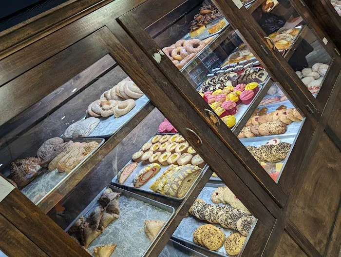 Christians Bakery Picture 7