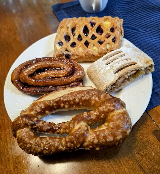 Bernhard's German Bakery & Deli Picture 10