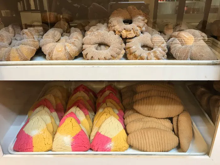 Leche y Miel Bakeries Picture 3