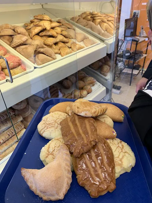 Salazar's Bakery Picture 4
