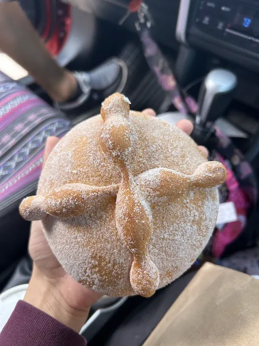 La Luna Bakery Panaderia Picture 4