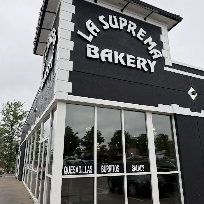 La Suprema Bakery & Panaderia Picture 10