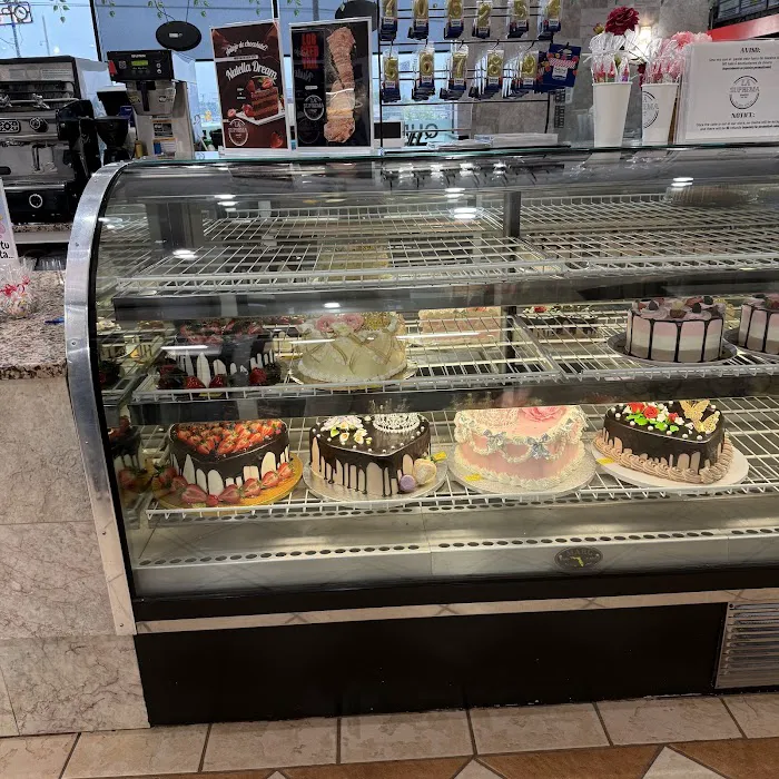 La Suprema Bakery & Panaderia Picture 8