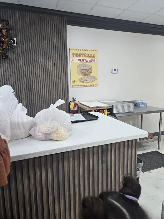Panaderia y Pasteleria El sol Picture 2