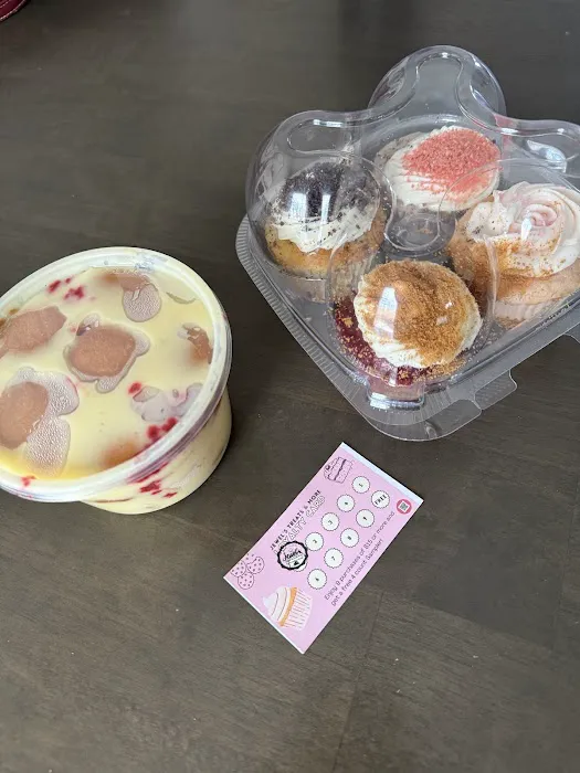 Jewel's Treats & More Picture 3