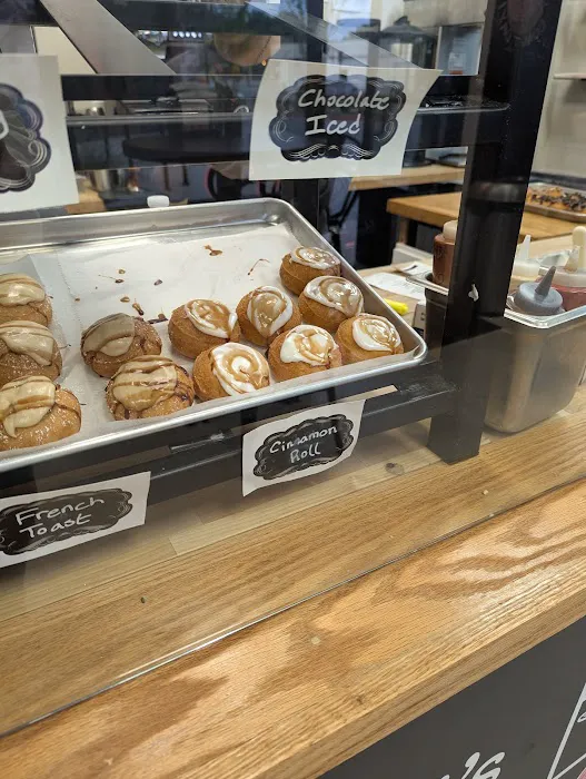Davinci’s Donuts Picture 6