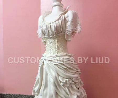 Custom Cakes by Liud