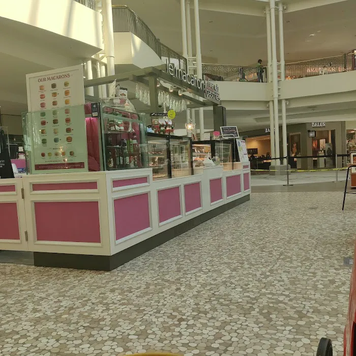 Le Macaron French Pastries - North Point Picture 9