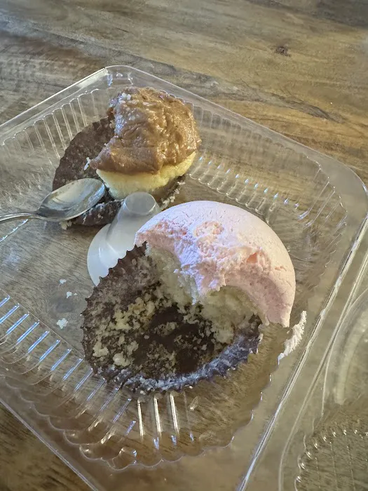 CamiCakes Cupcakes - Sandy Springs Parkside Shops Picture 2