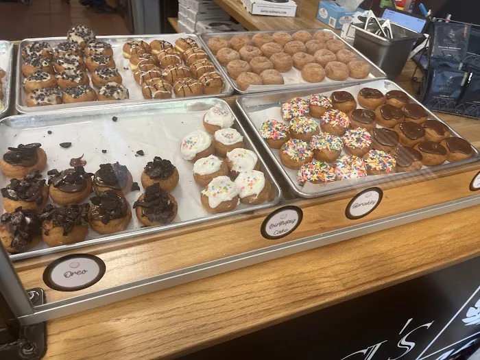 Da Vinci's Donuts Picture 3