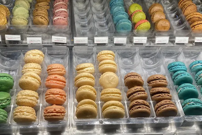 Le Macaron French Pastries - Avalon Picture 10