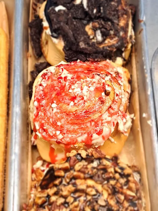 Cinnabon Picture 7