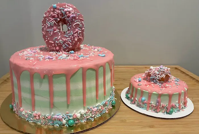 Lady Di's Cake House Picture 3
