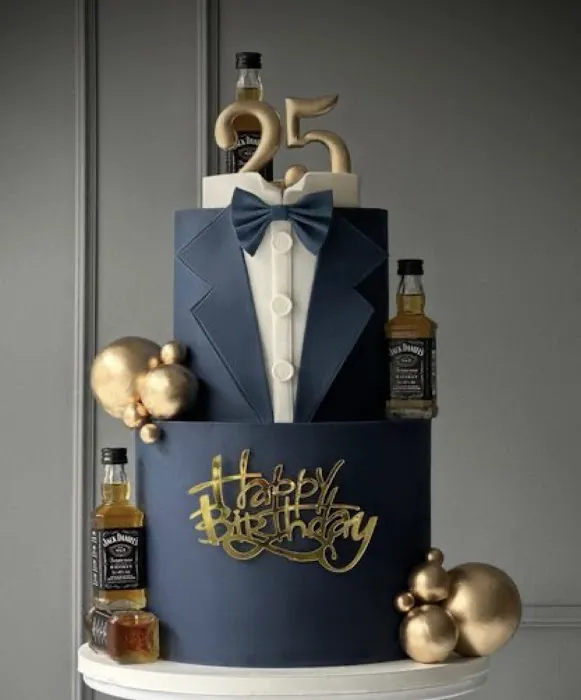 Layers and Crumbs Cake Design Picture 9