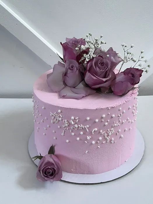 Layers and Crumbs Cake Design Picture 1