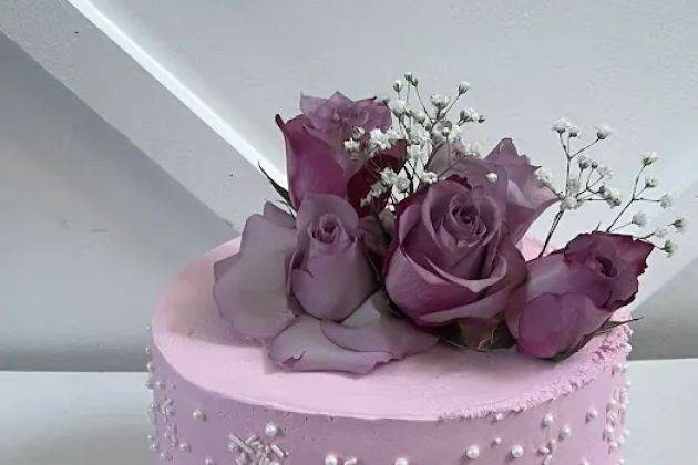Layers and Crumbs Cake Design