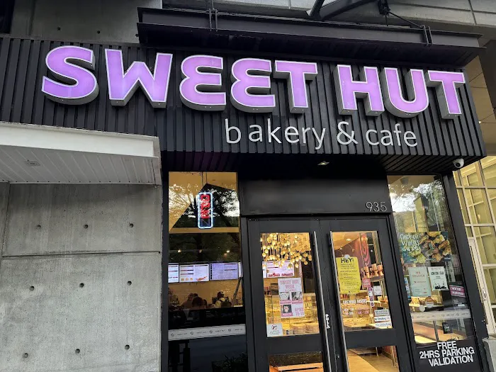 Sweet Hut Bakery & Cafe Picture 2