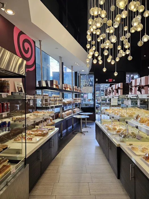 Sweet Hut Bakery & Cafe Picture 3