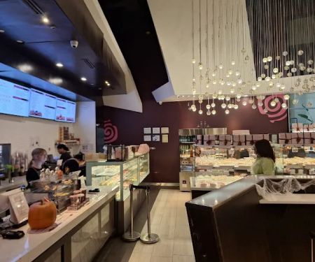 Sweet Hut Bakery & Cafe