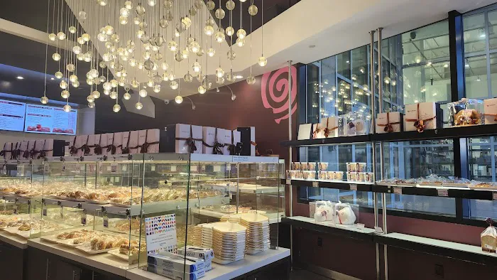 Sweet Hut Bakery & Cafe Picture 6