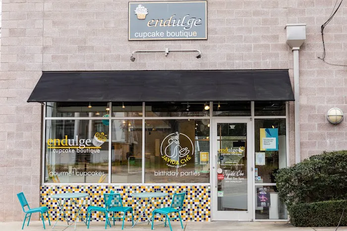Endulge Cupcake Boutique Picture 1