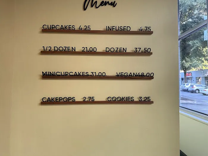 Endulge Cupcake Boutique Picture 9