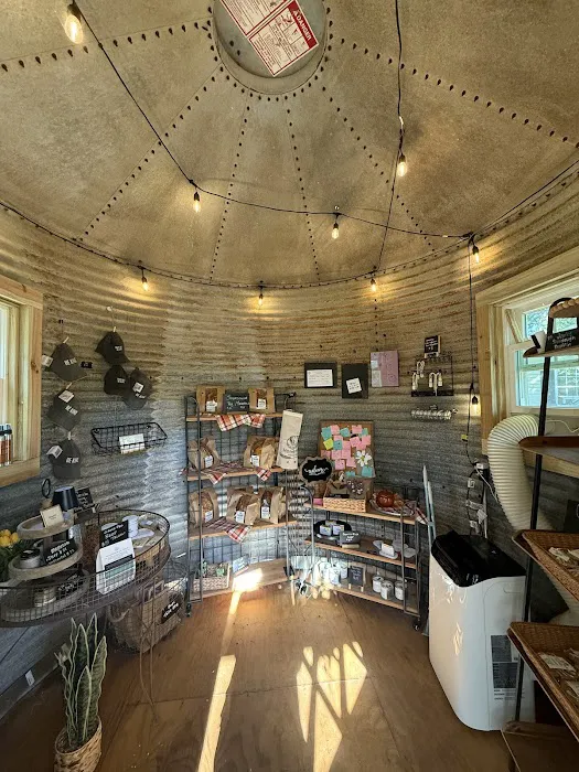 Little Silo Flower Farm & Farmstand Picture 5