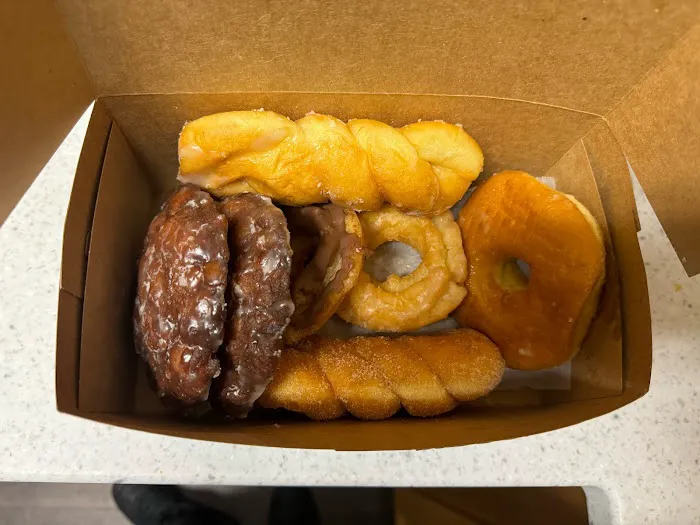 Sub-base / Dandy Donuts Picture 8