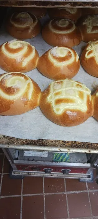 Panaderia La Mexicana Picture 7