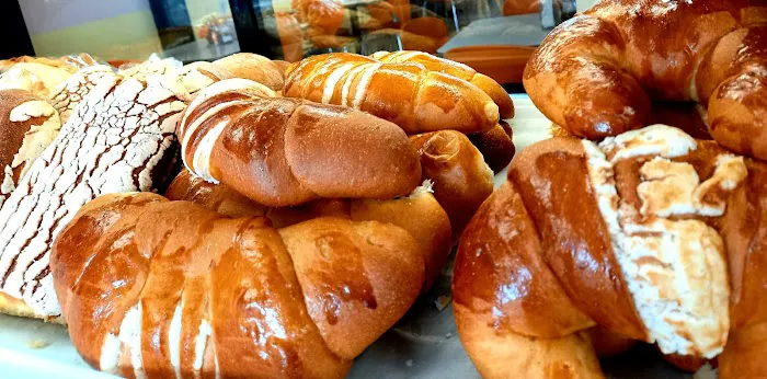 Panaderia La Mexicana Picture 6