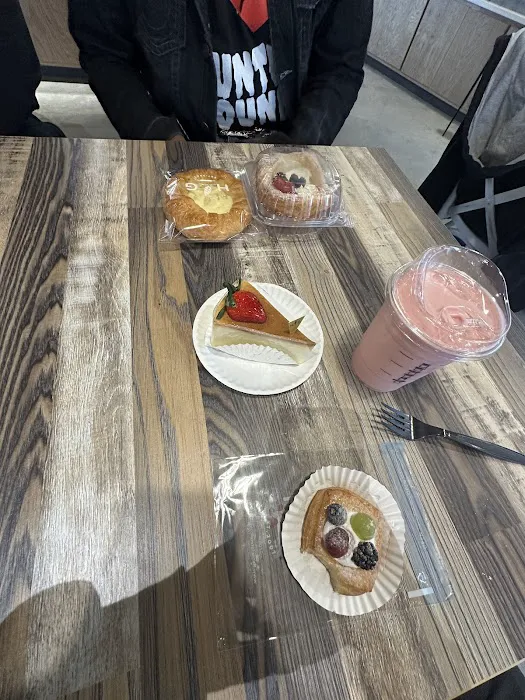 Hansel and Gretel Bakery Cafe Picture 2